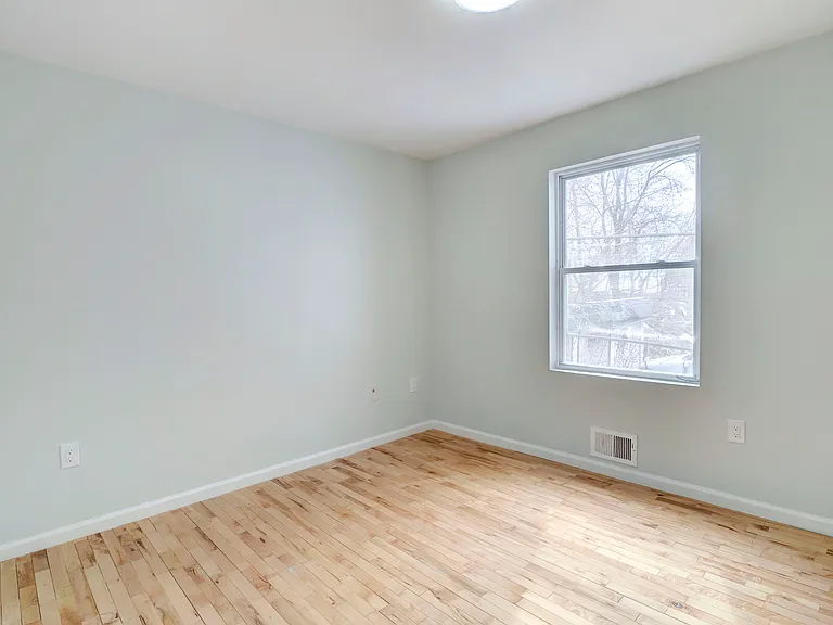 190 S 11th St #1 — Photo 13