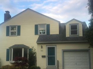 140 Meadow Dr, Rochester, NY 14618