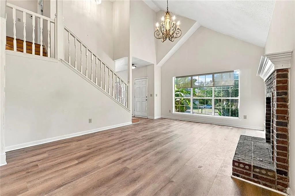 4 bed, 2.5 bath, 1850 sqft, $2,600 — Photo 4