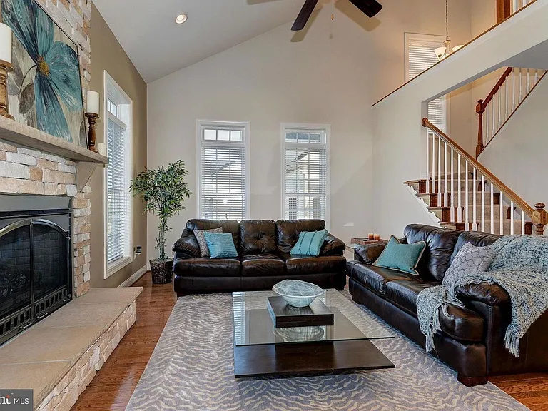 Chapel Ridge Ct — Photo 3