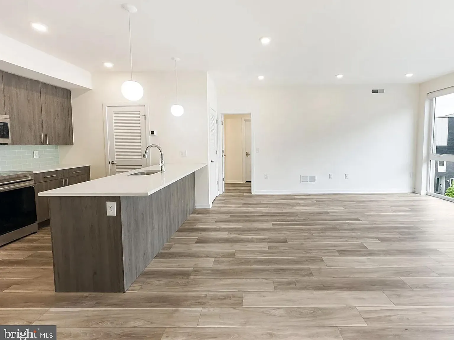 2 bed, $1,795 — Photo 4