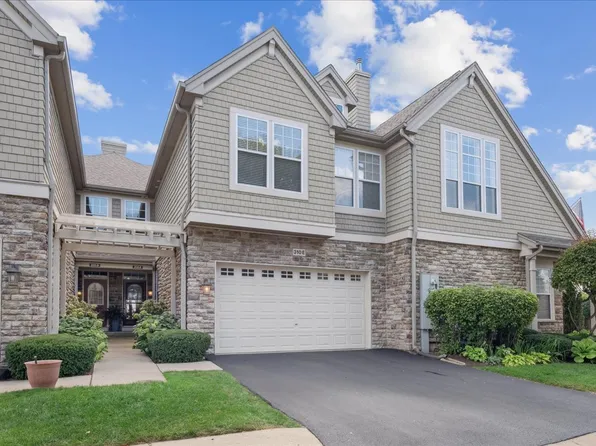 310 Sundown Ct Unit E, Wauconda, IL 60084