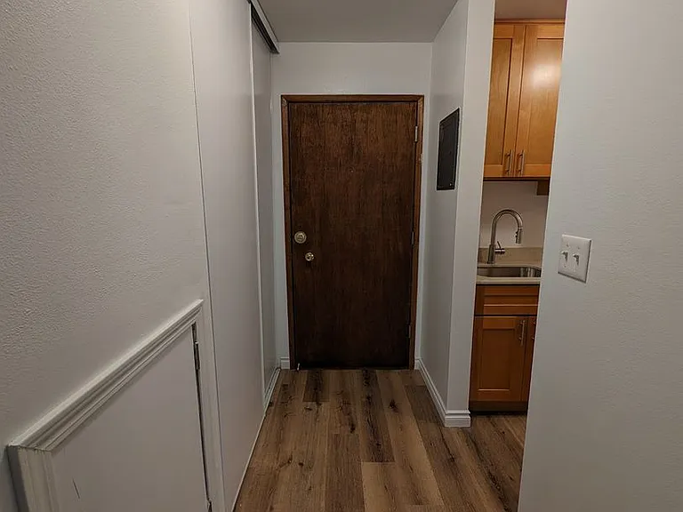 Tiki Apartments — Photo 10