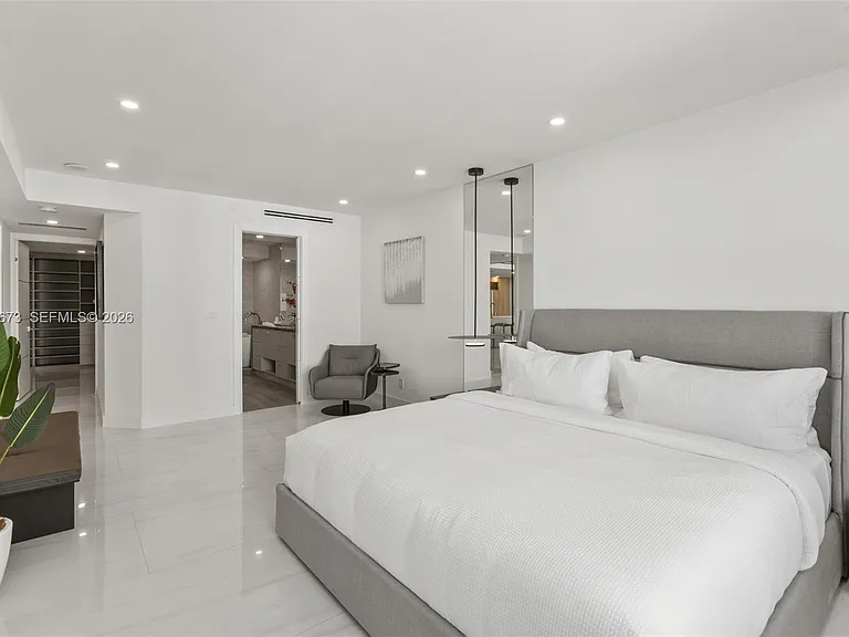 1500 Ocean Dr #1003 — Photo 16