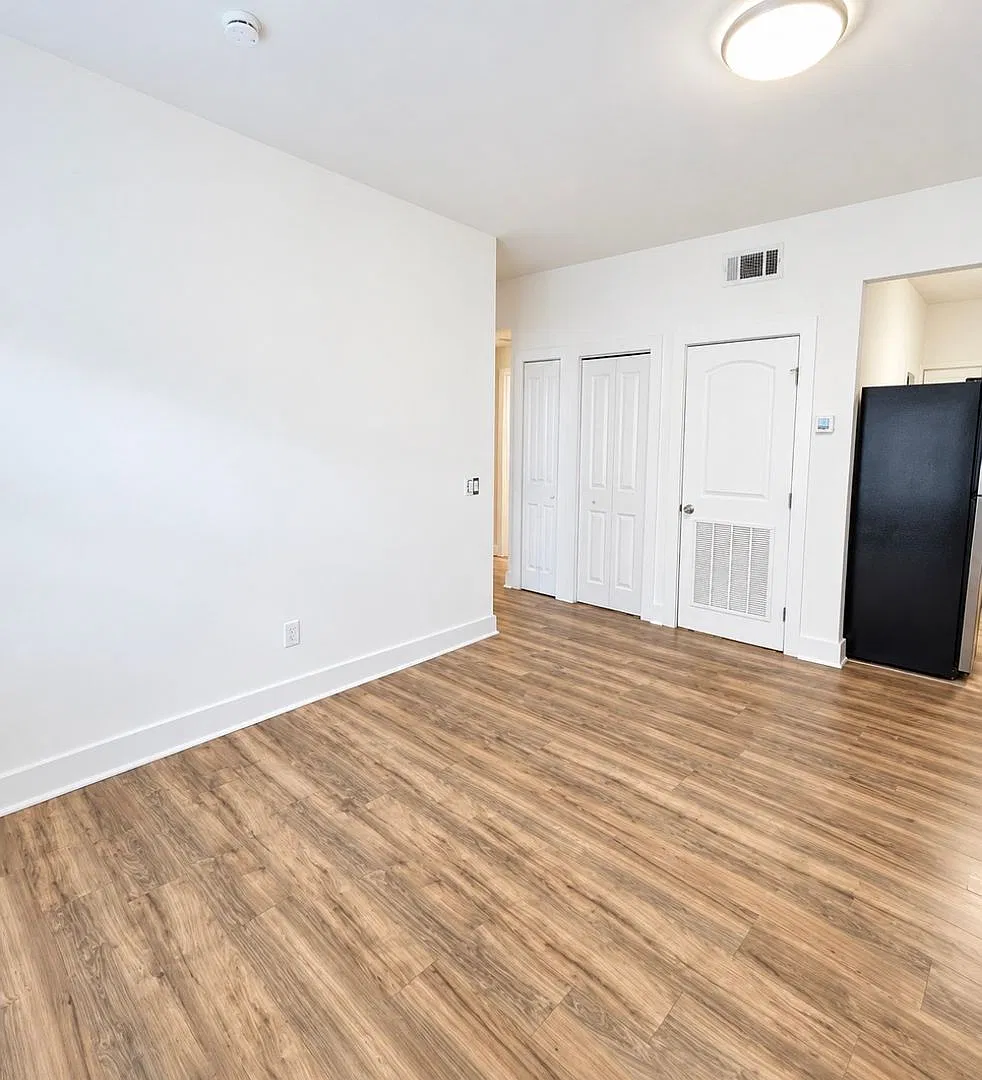 For Lease — Photo 3
