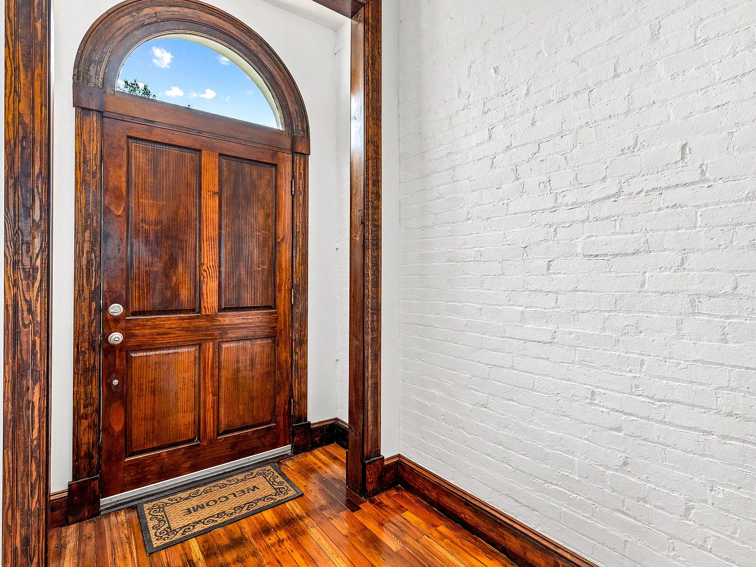 2 bed, 2.5 bath, 1340 sqft, $3,650 — Photo 2