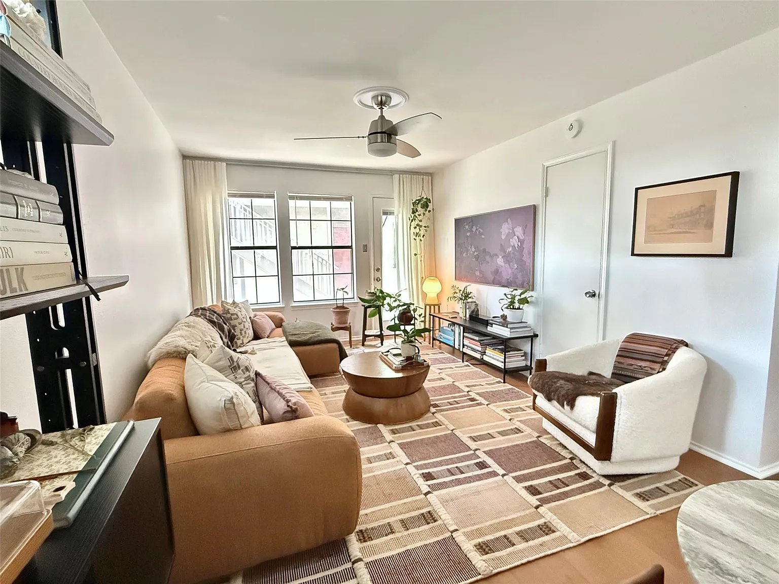 2 bed, 2.0 bath, 928 sqft, $2,200 — Photo 1