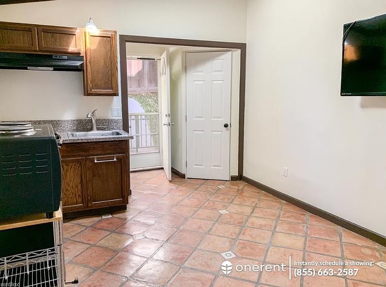 1st image of 9031 Phyllis Ave APT 3A