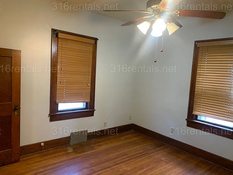 1230 S Fern St — Photo 9