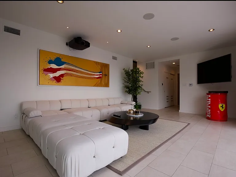 2260 Maravilla Dr — Photo 13