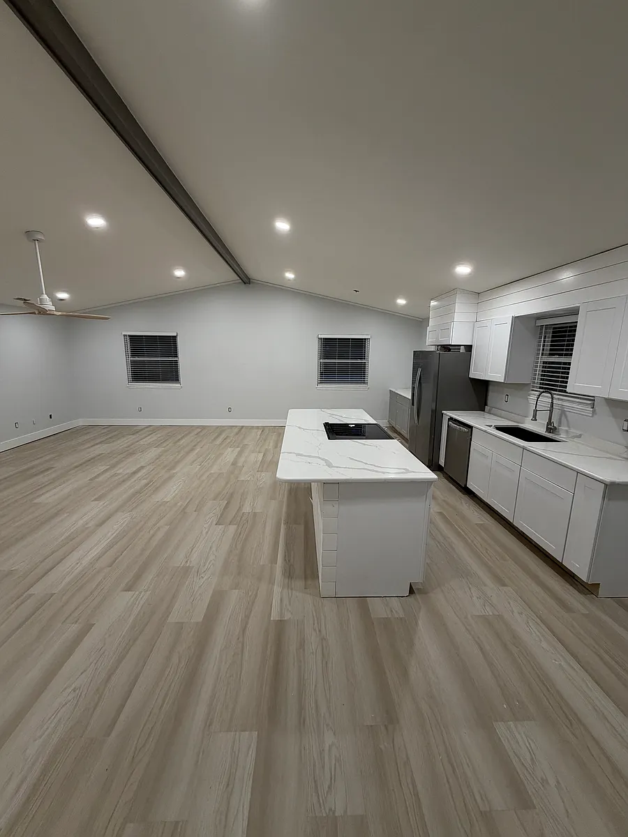 Building Photo - 50 Shoreline Dr