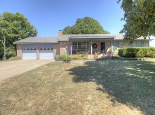 1703 N Delaware St, Chouteau, OK 74337