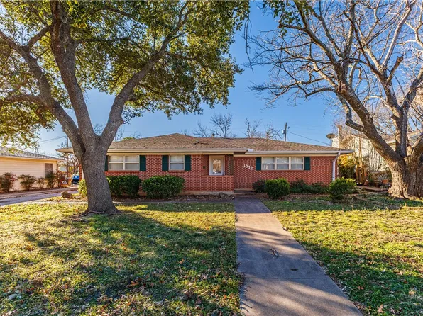 1312 W 3rd St, Mc Gregor, TX 76657