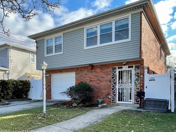 254 N Railroad Ave, Staten Island, NY 10304