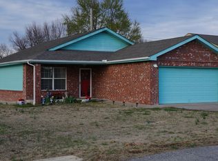 1509 W 9th St, Grove, OK 74344