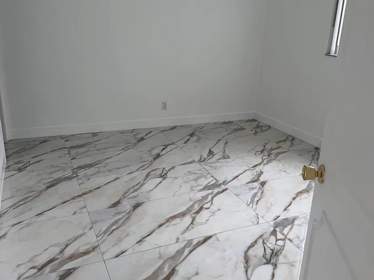 1100 Pine Dr #102 — Photo 12