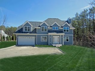 11 Lucy Ln, Westhampton Beach, NY 11978