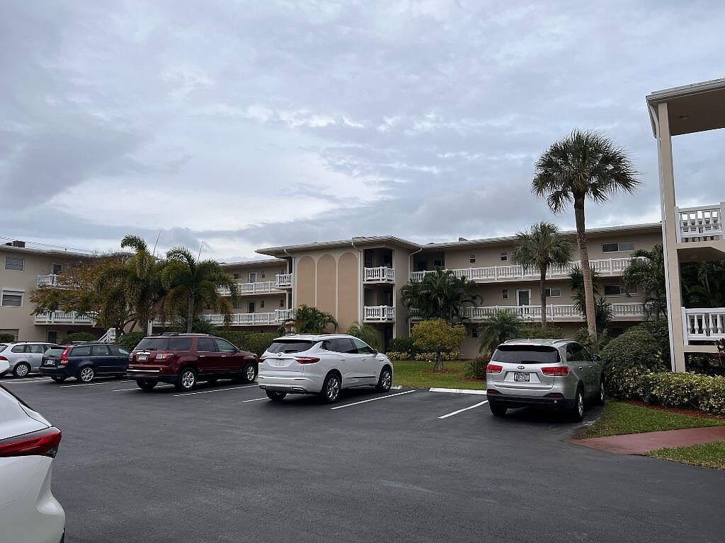 2811 Garden Dr S APT 207, Lake Worth, FL 33461 | MLS #RX-10908155 | Zillow