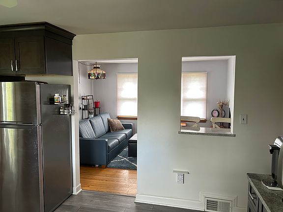 3rd image of 46 Dyer Ave #1