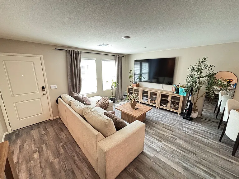 6173 Hibuscus Garden St — Photo 4