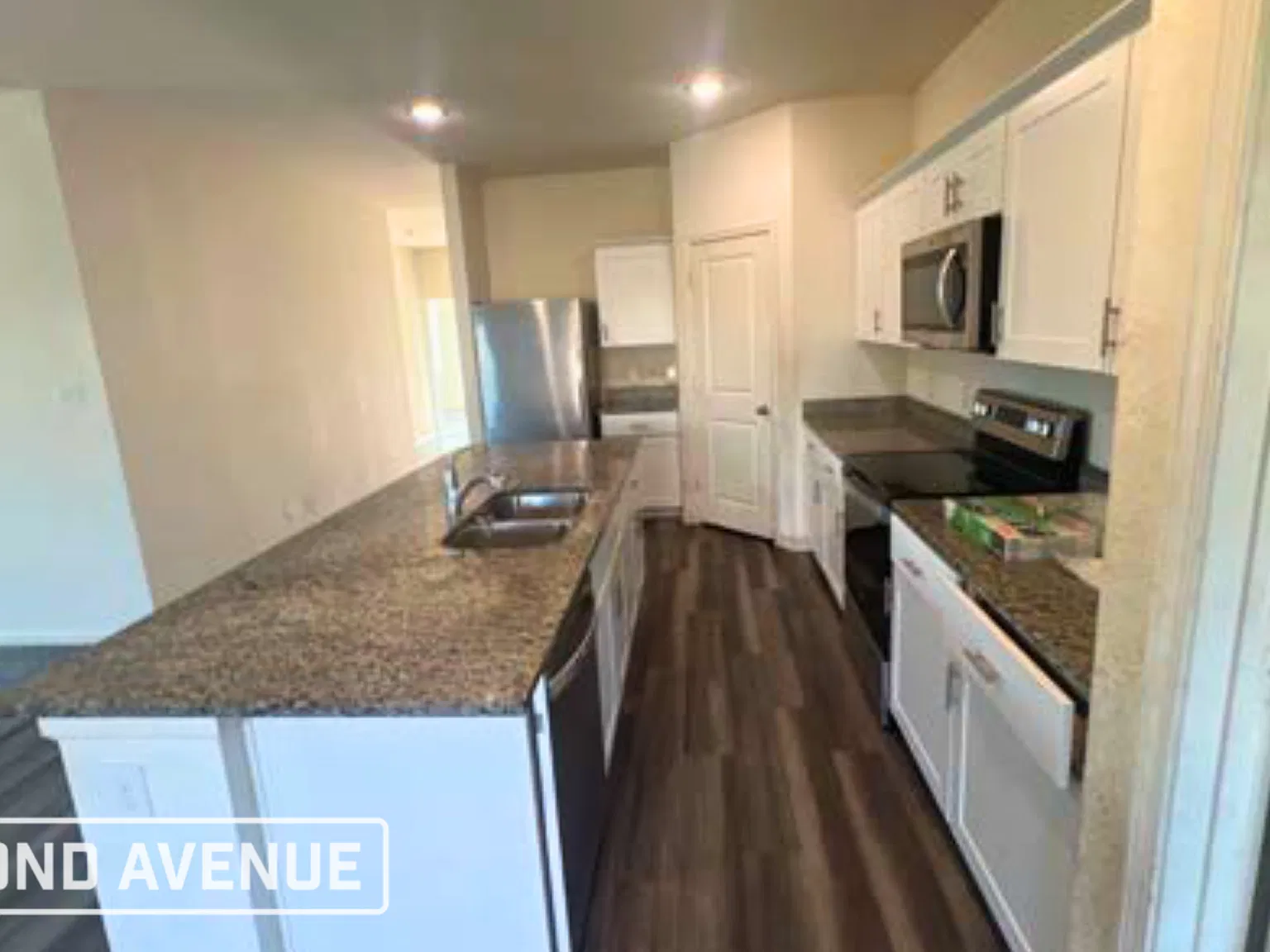 4 bed, 2.0 bath, 1884 sqft, $2,779 — Photo 2