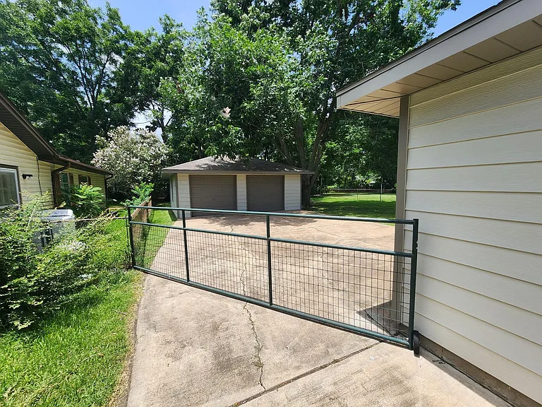 610 Tovrea Rd — Photo 11
