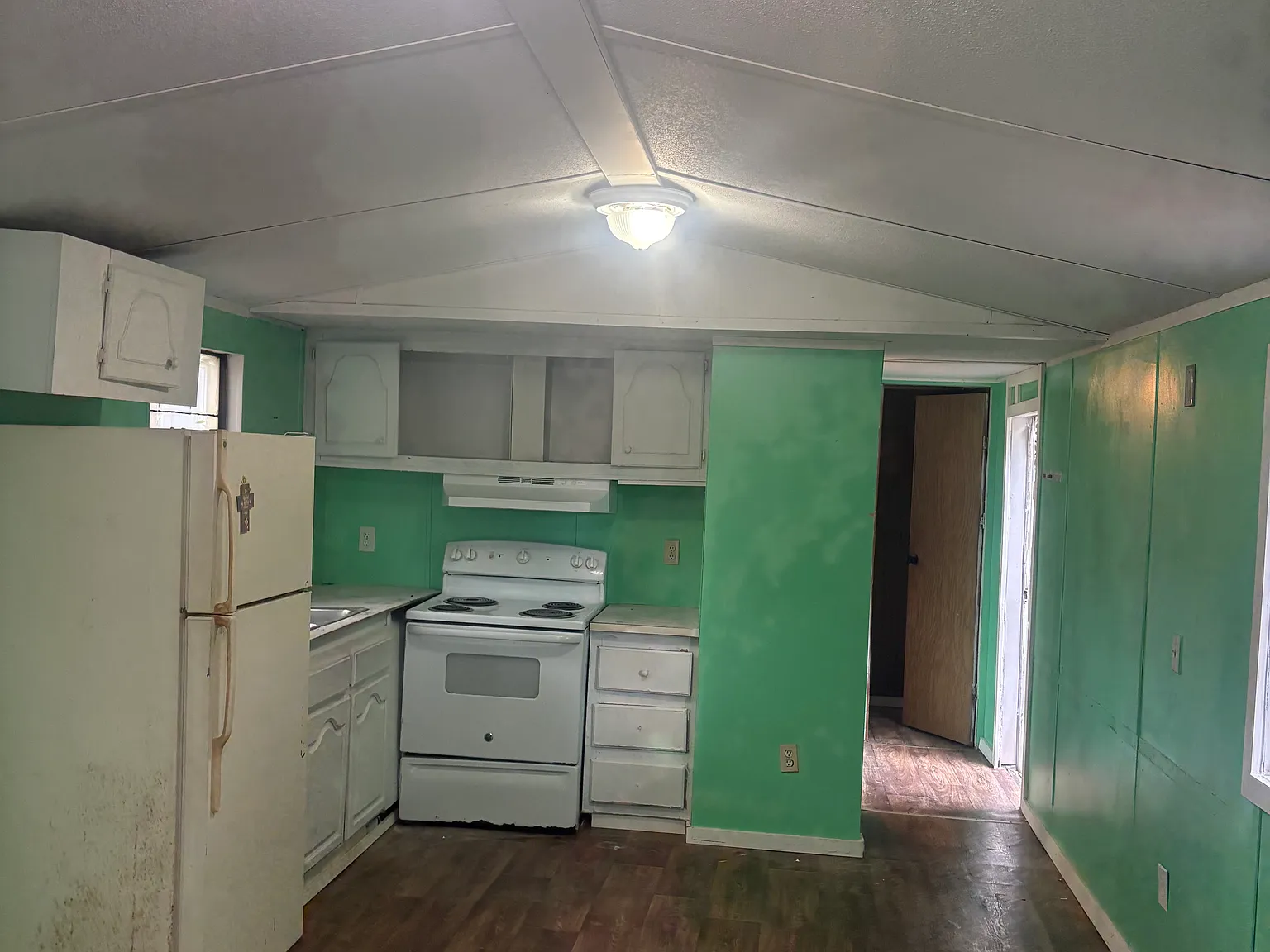 1 bed, 700 sqft, $1,100 — Photo 4