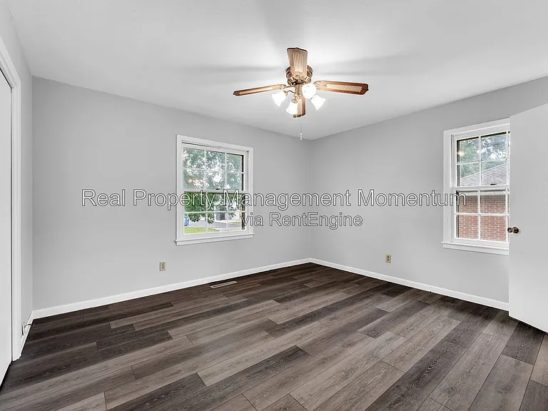 2105 S Barcliff Ave — Photo 15