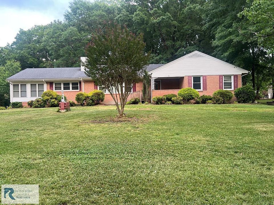 1st image of 213 Cambridge Dr