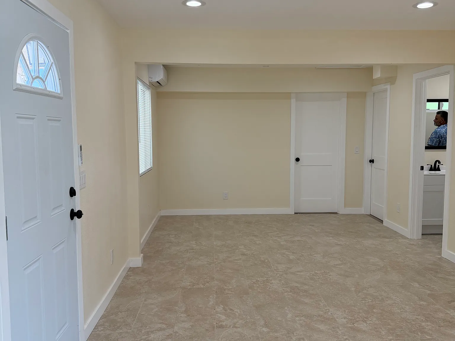 1013 Treadwell Ave — Photo 2