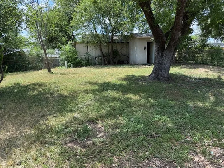 2307 Lake Louise Dr — Photo 11