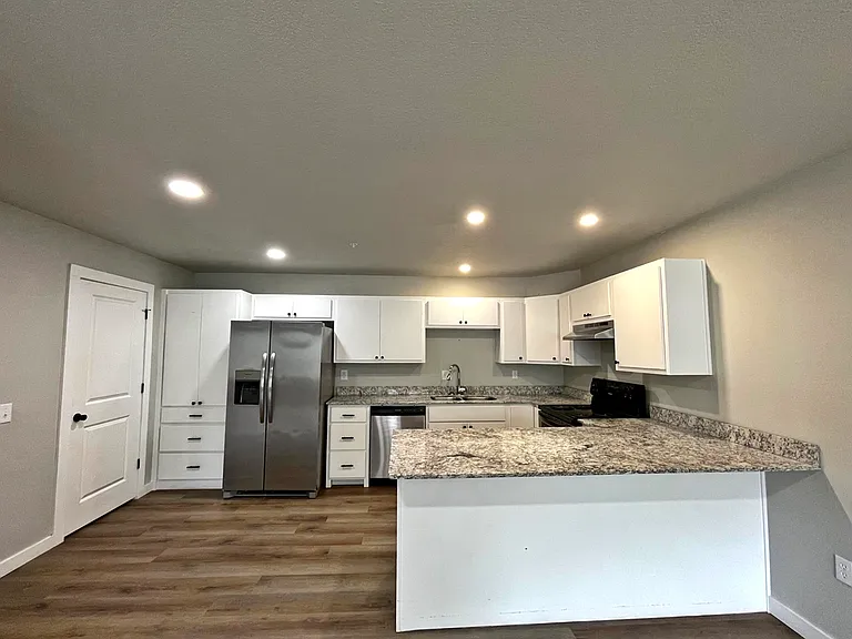 Heritage Heights Apartments — Photo 1