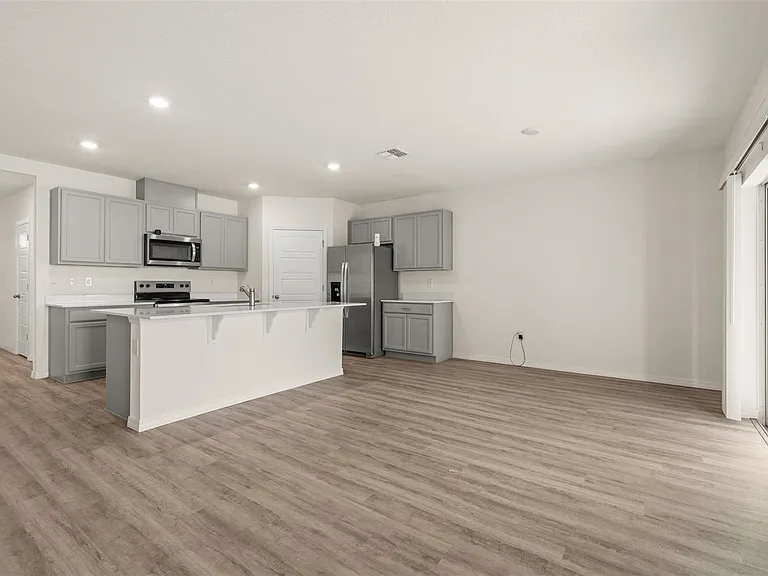 1078 Clay Blvd — Photo 13