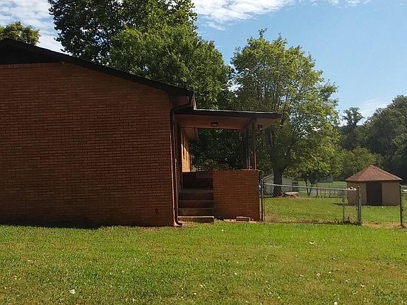 3rd image of 4716 Hazelnut Dr