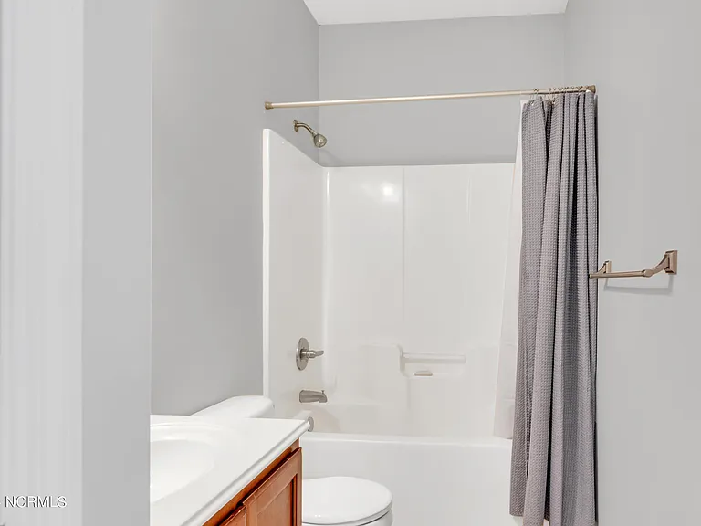 333 Kingston Rd — Photo 15