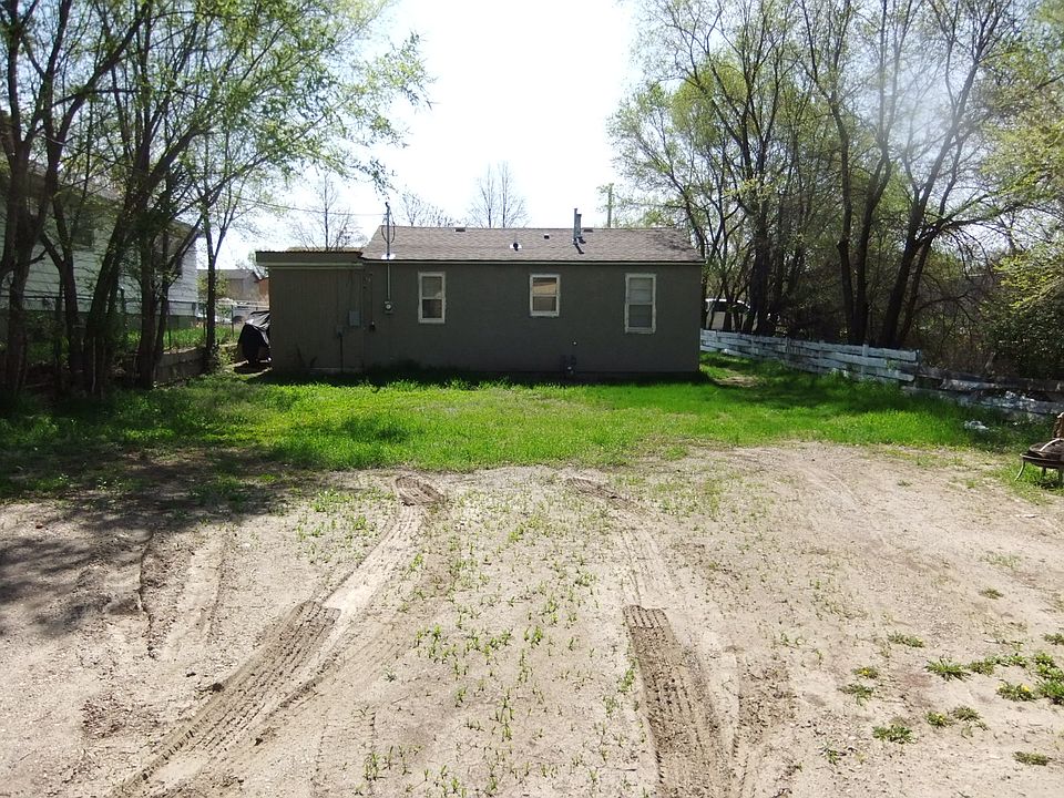 2nd image of 822 S Pearson Ave