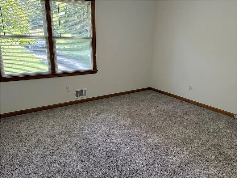 412 Hickory Walk — Photo 16