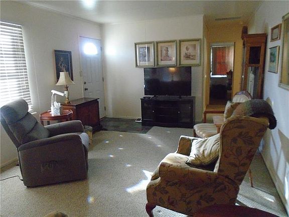 4th image of 133 Braddock Dr