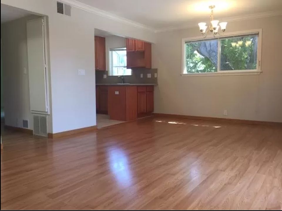 1st image of 20653 Park Cir E APT 2