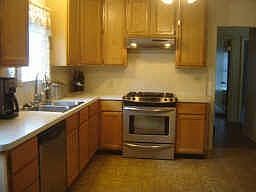 3rd image of 1520 Priscilla Ln