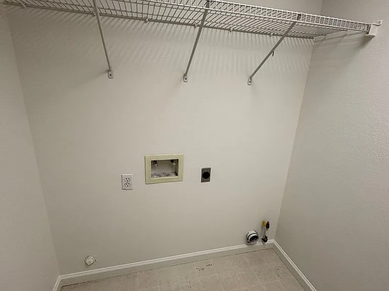 5928 W Whitley Ave — Photo 30