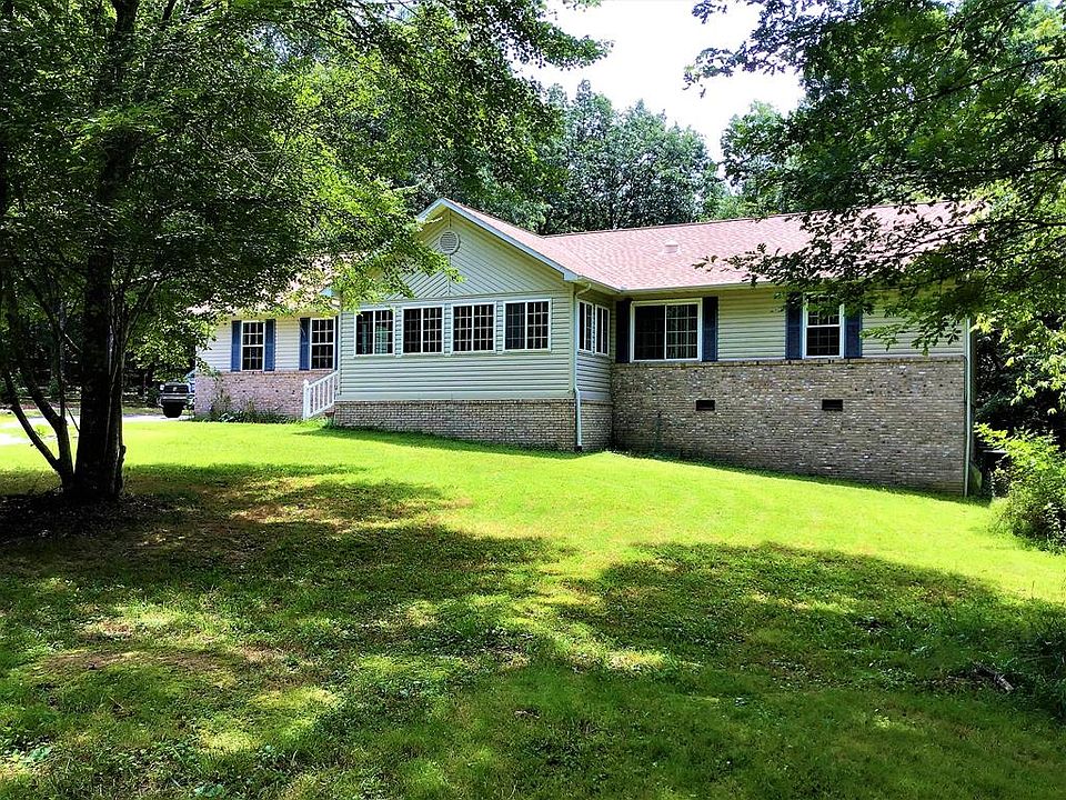1st image of 686 Forest Dr
