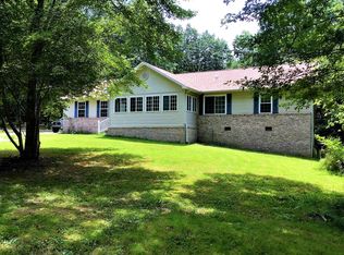 686 Forest Dr, Crossville, TN 38555