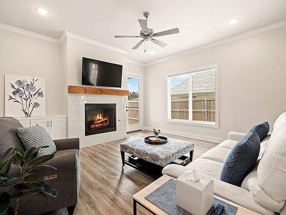 4th image of 7078 Hillside Ave