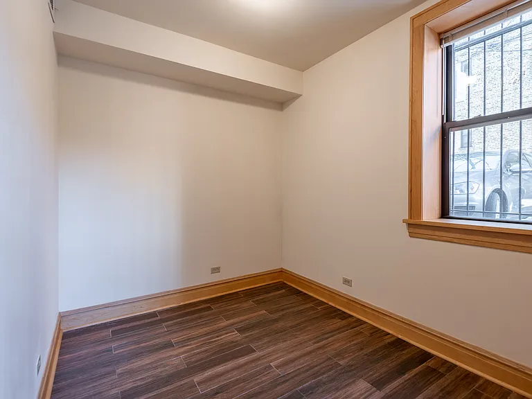 2704 N Mildred Ave #1R — Photo 9