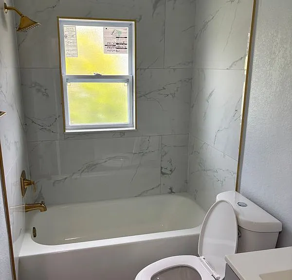 977 E Normandy Blvd — Photo 5