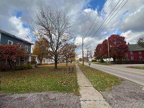 4th image of 284 S Main St