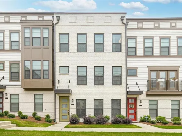 2048 Holtz Ln, Atlanta, GA 30318