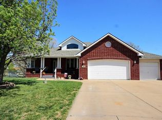 902 McCaskey Ct, Rose Hill, KS 67133