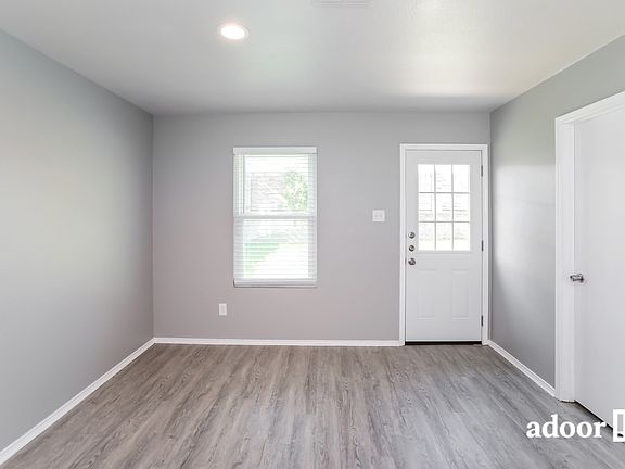 4th image of 1137 Day Dream Dr